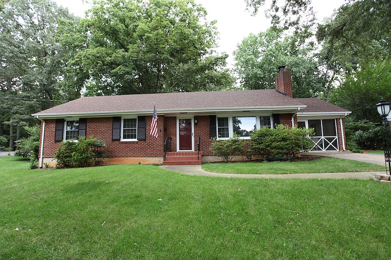 1st image of 2159 Woodcrest Dr