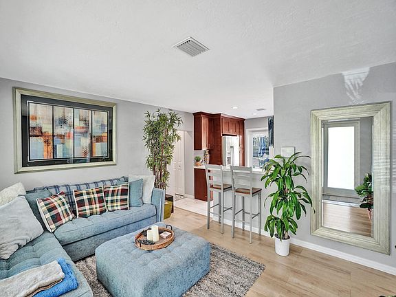 2nd image of 805 NE 16th Court
