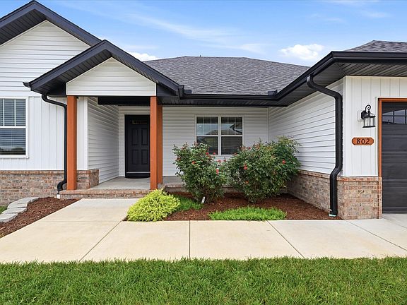 5th image of 802 S Wheaton Hills Drive