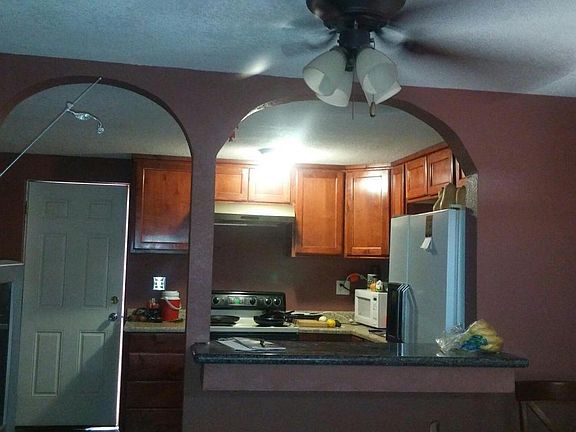 5th image of 1137 W Sherman St