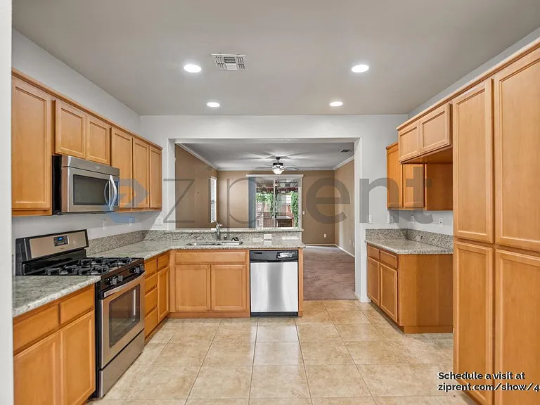 276 Colonial Trl — Photo 12