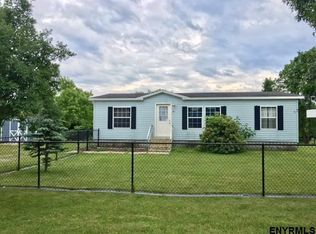 35 Easy St, Hoosick Falls, NY 12090