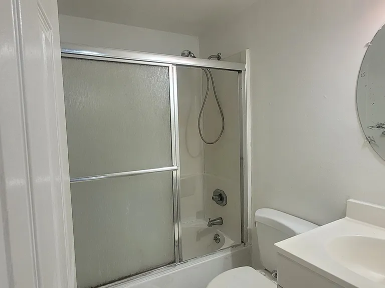 4419 Kentmore Dr — Photo 35