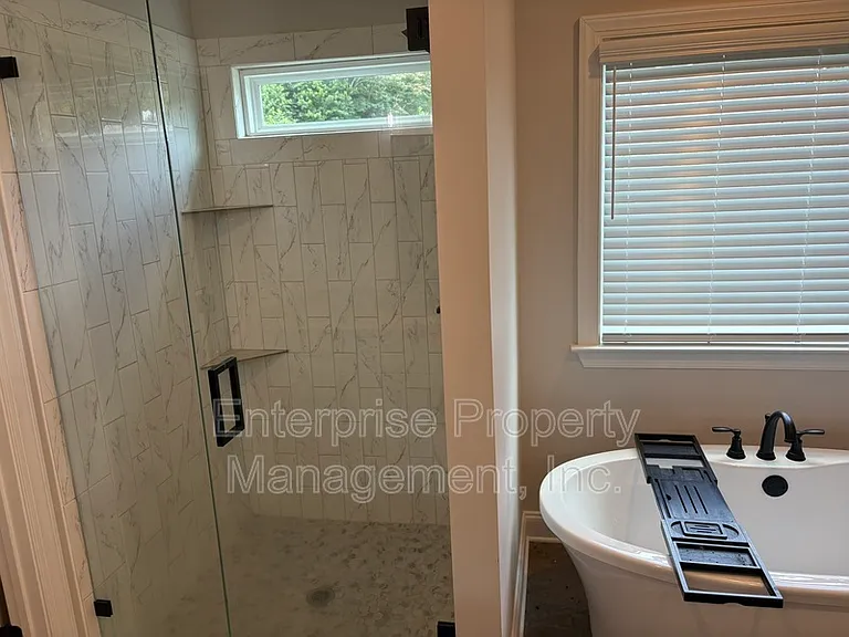 239 McLaughlin Dr — Photo 25