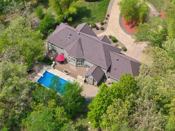18751 Knollwood Cir, Lakeville, MN 55044