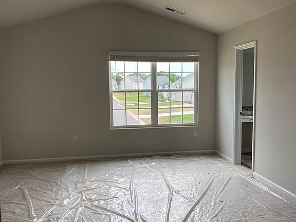 3rd image of 198 Caffee Dr