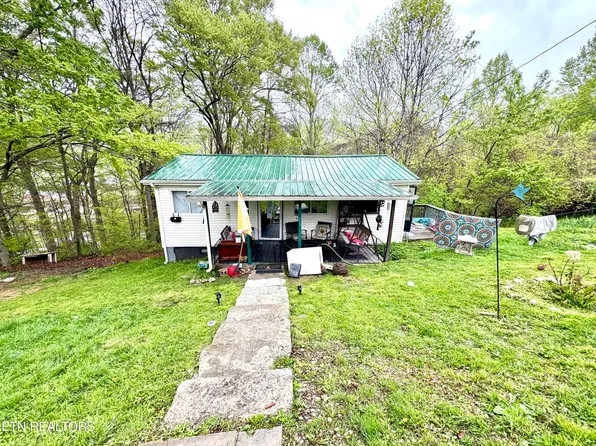 1010 W Elm St, La Follette, TN 37766