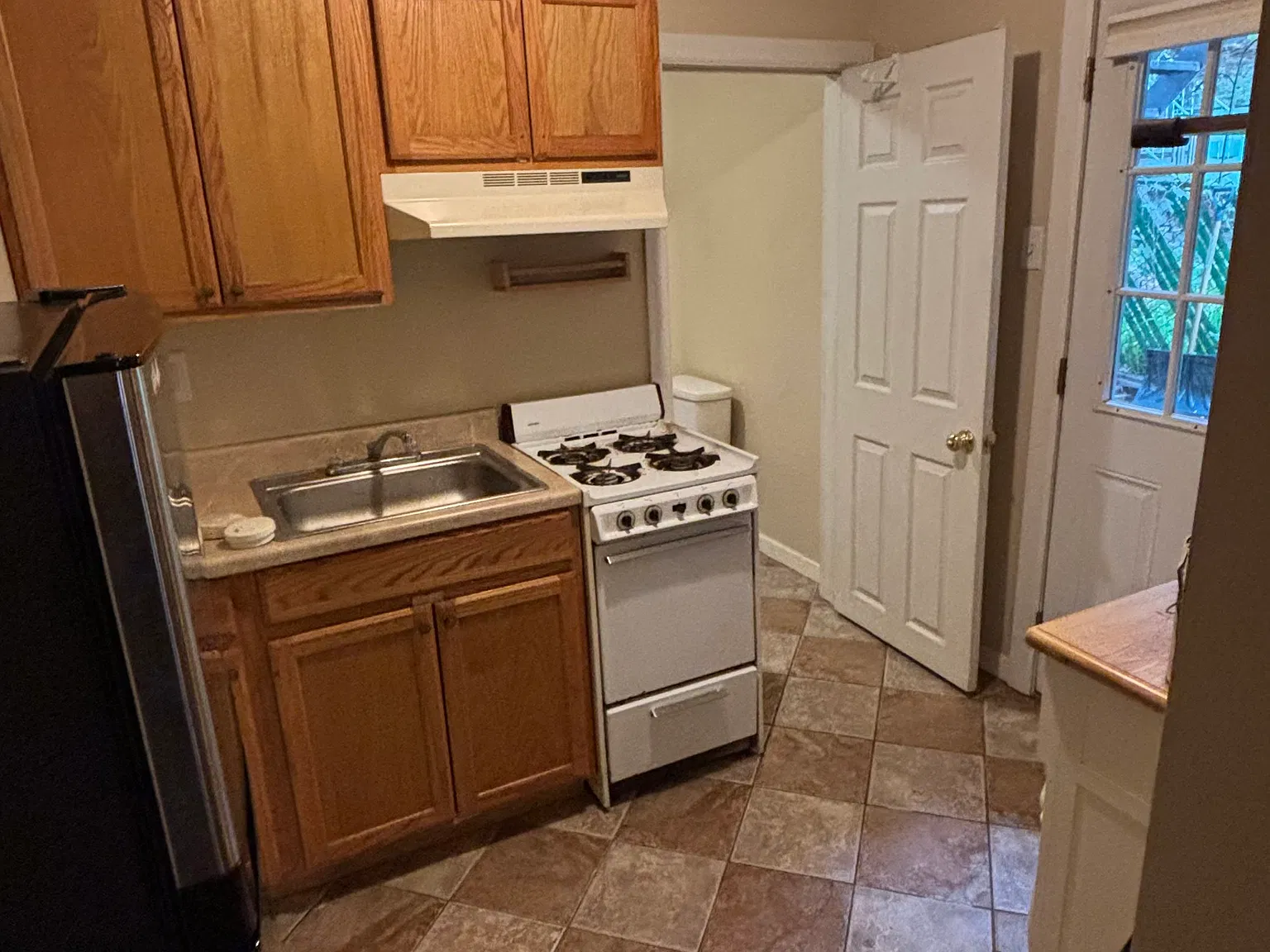 1 bed, 700 sqft, $950 — Photo 3