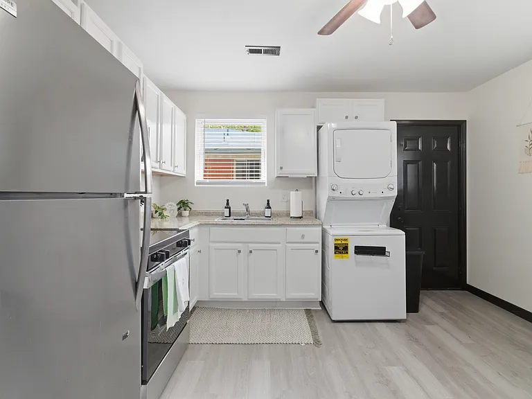 361 Cherry St #B — Photo 11