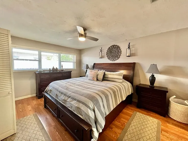 334 Plymouth Ave — Photo 17