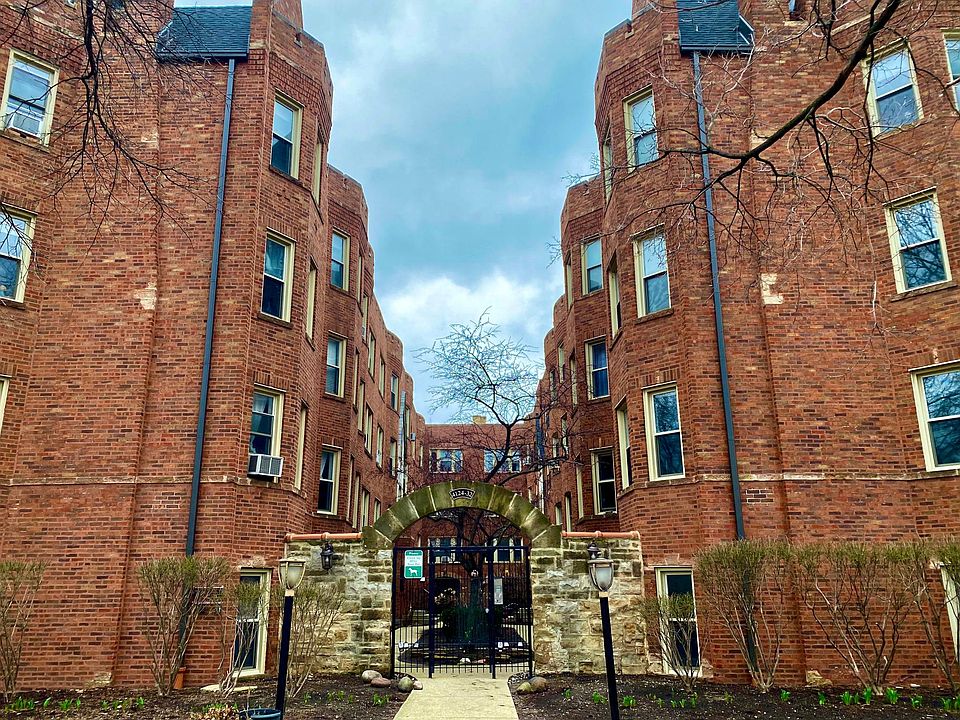 1st image of 4128 N Kedvale Ave #104A