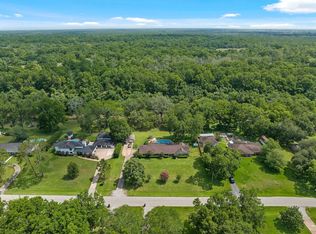 240 Westwood Rd, Angleton, TX 77515