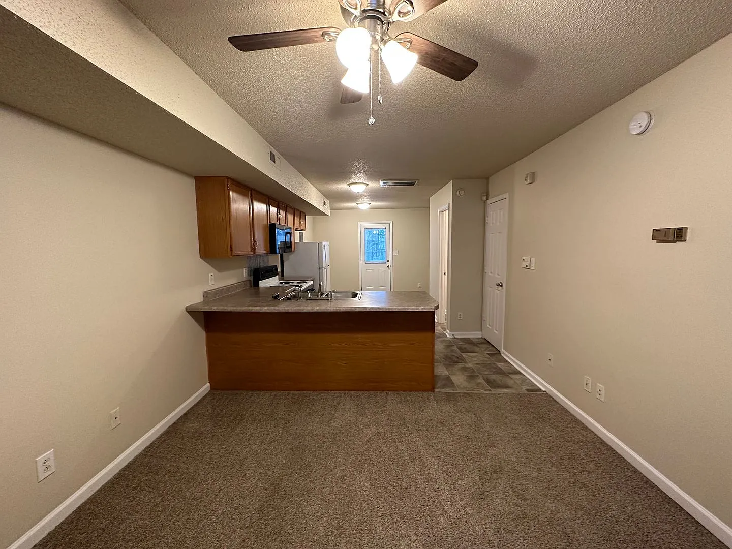 Jockey Drive-3822 — Photo 3