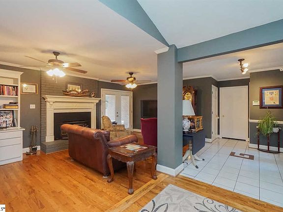 5th image of 50 Lake Vista Dr