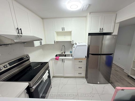 3rd image of 125 Maria Rd