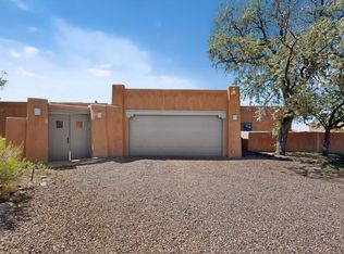 85 Herrada Rd, Santa Fe, NM 87508