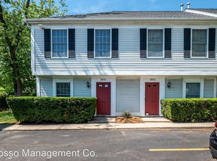 2607 Crooks Rd, Royal Oak, MI 48073