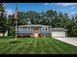 866 Swann Rd, Youngstown, NY 14174