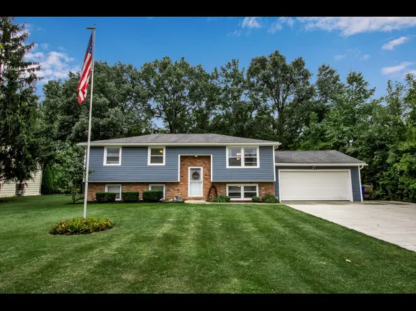 866 Swann Rd, Youngstown, NY 14174