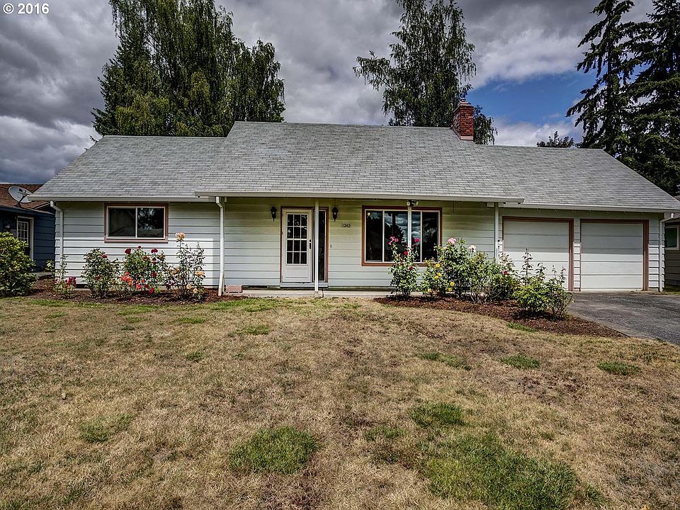 1st image of 1245 NE Birchaire Ln