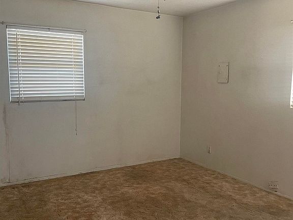 5th image of 1318 N San Mateo Dr