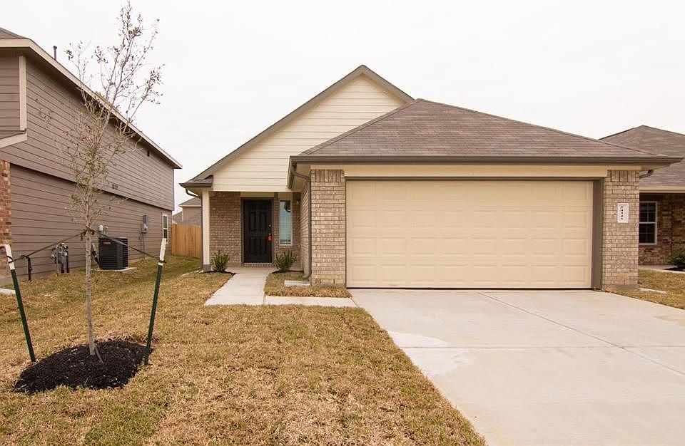 1st image of 24343 Dolce Marina Ct