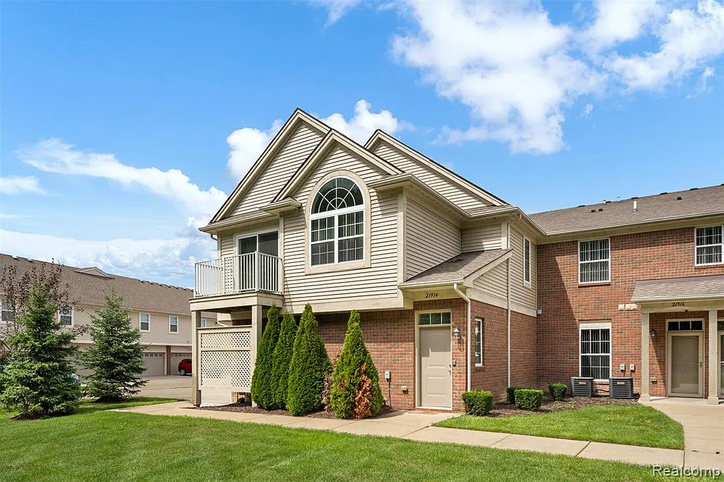 3 bed, 2.0 bath, 1470 sqft, $2,800 — Photo 3