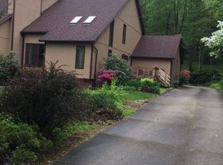 301 & 305 E Caston Rd, Akron, OH 44319