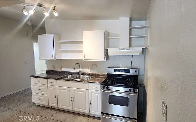 6963 Tamarisk Ave — Photo 3