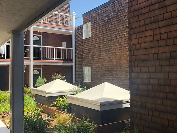 3rd image of 1385 Shattuck Ave APT 304
