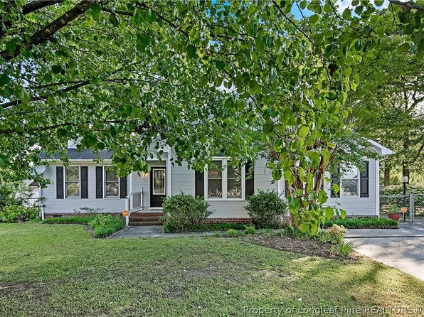 6408 Algerian Dr, Parkton, NC 28371