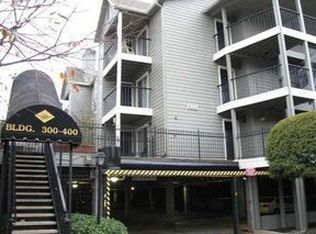 313 Granville Ct, Sandy Springs, GA 30328