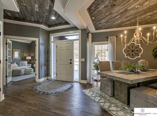 22105 Stanford Cir, Elkhorn, NE 68022