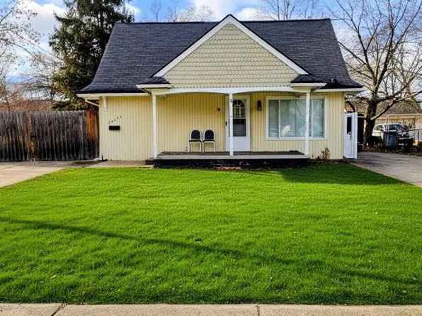24653 Eureka Ave, Warren, MI 48091