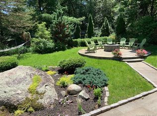 14 Colonial Rd, New Fairfield, CT 06812