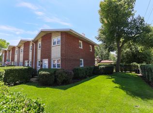 622 Hibbard Rd, Wilmette, IL 60091