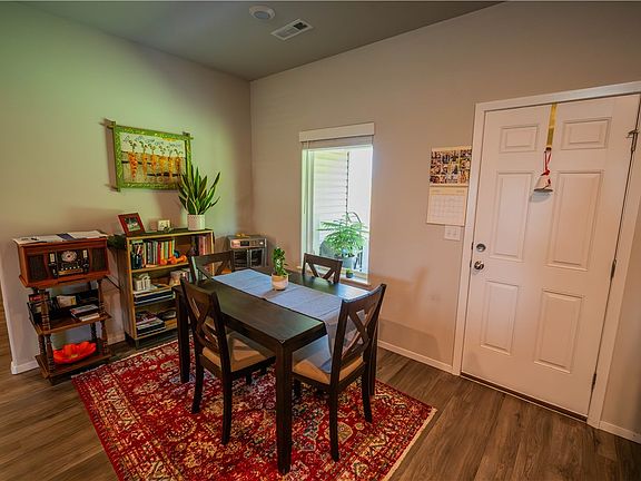 4th image of 109 W Gillian Ave