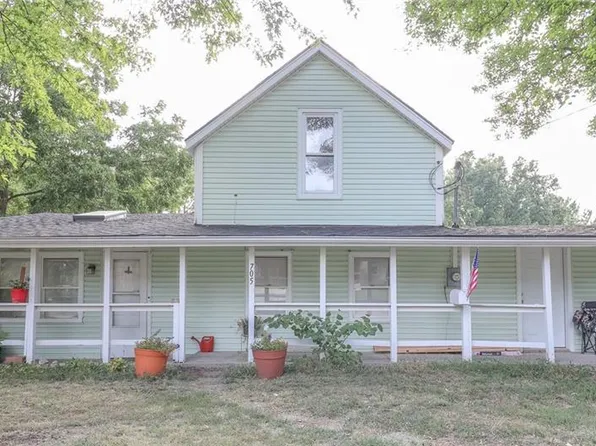 705 S Niagara St, Holden, MO 64040