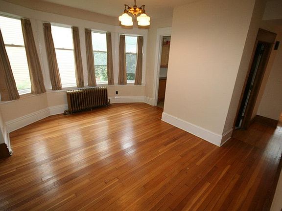3rd image of 1835 Dayton Ave #1835