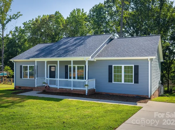 1152 Long Dr, Newton, NC 28658