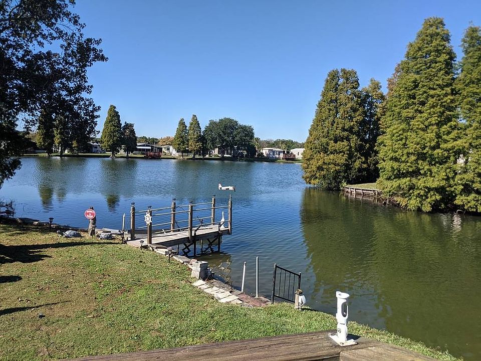 1st image of 14 Lakeview Dr