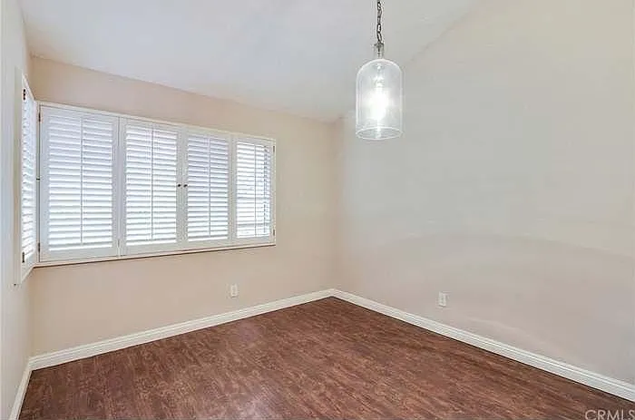 260 Cordova St — Photo 4