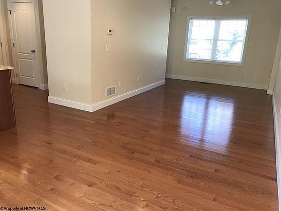 3rd image of 314 Villa View Dr