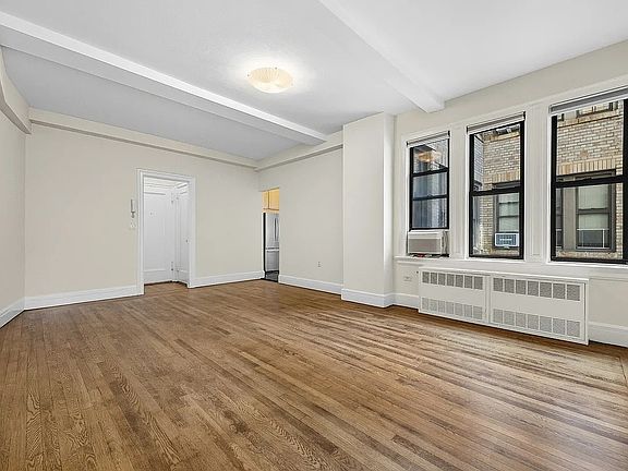4th image of 157 E 72nd St #14HK
