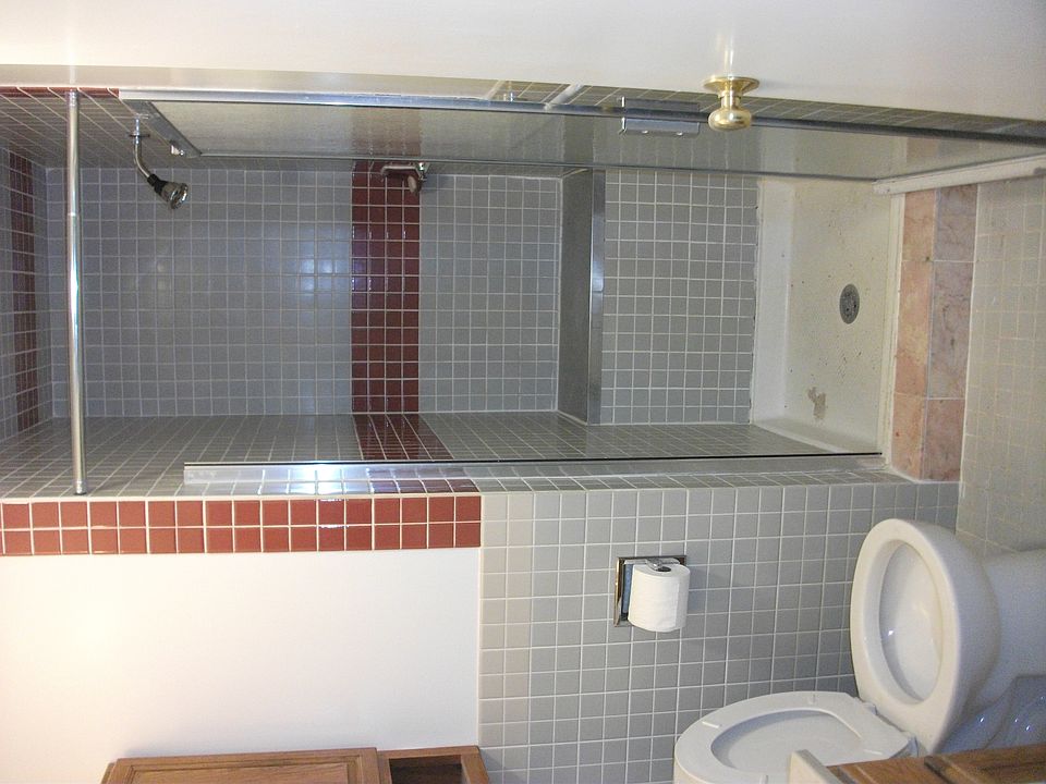 DOWN STAIR BATH ROOM
