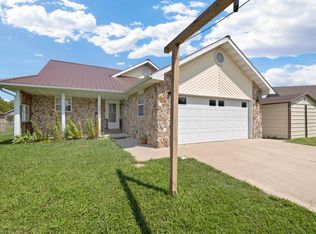 801 E Clay St, Mountain Grove, MO 65711