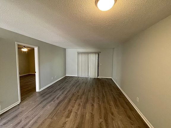 2nd image of 719 Green St APT 301