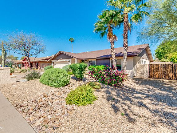 3rd image of 1814 E Manzanita Dr