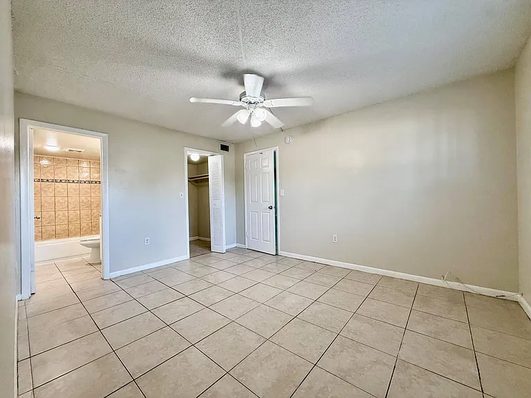 700 SW 81st Ave #1A — Photo 5