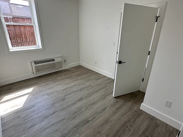 1260 Main St #102 — Photo 14